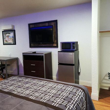 Express Inn Tomball Extérieur photo