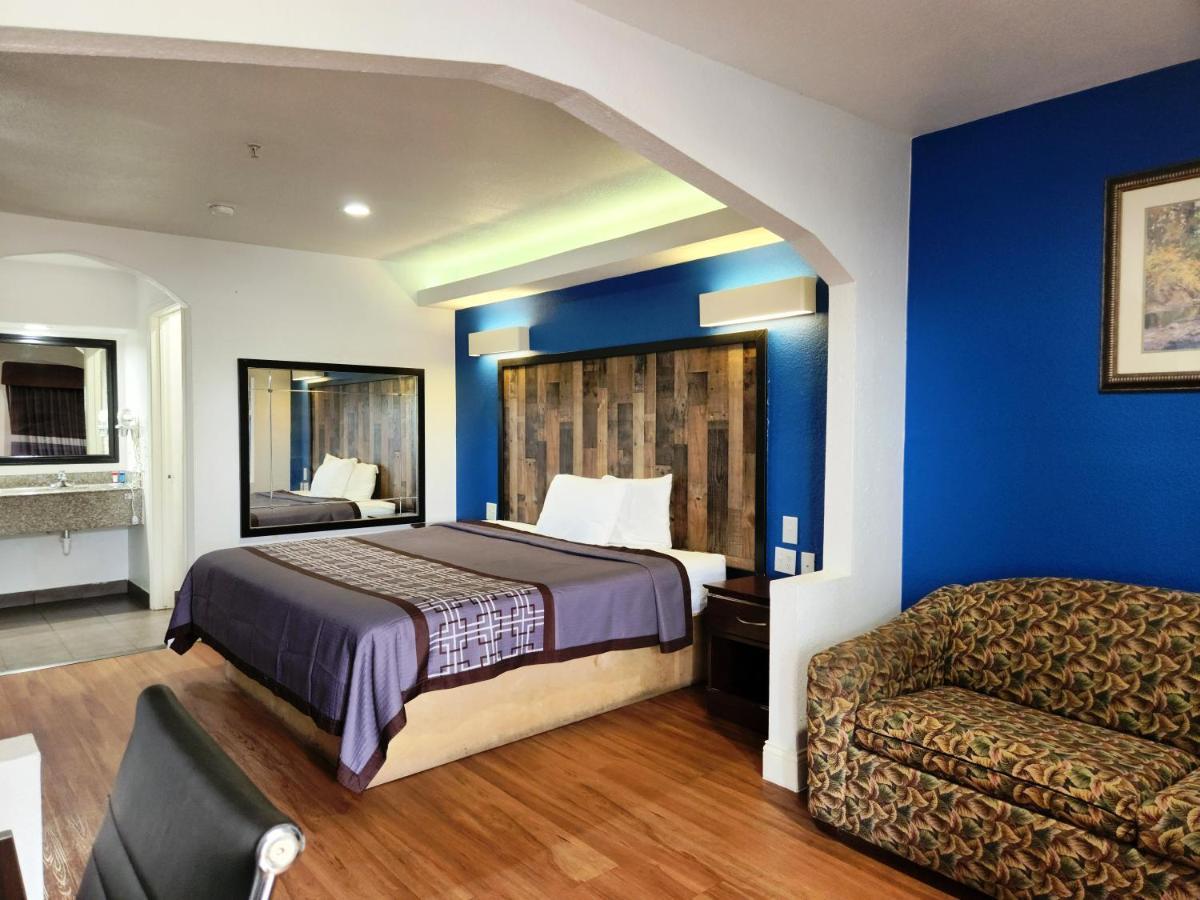 Express Inn Tomball Extérieur photo