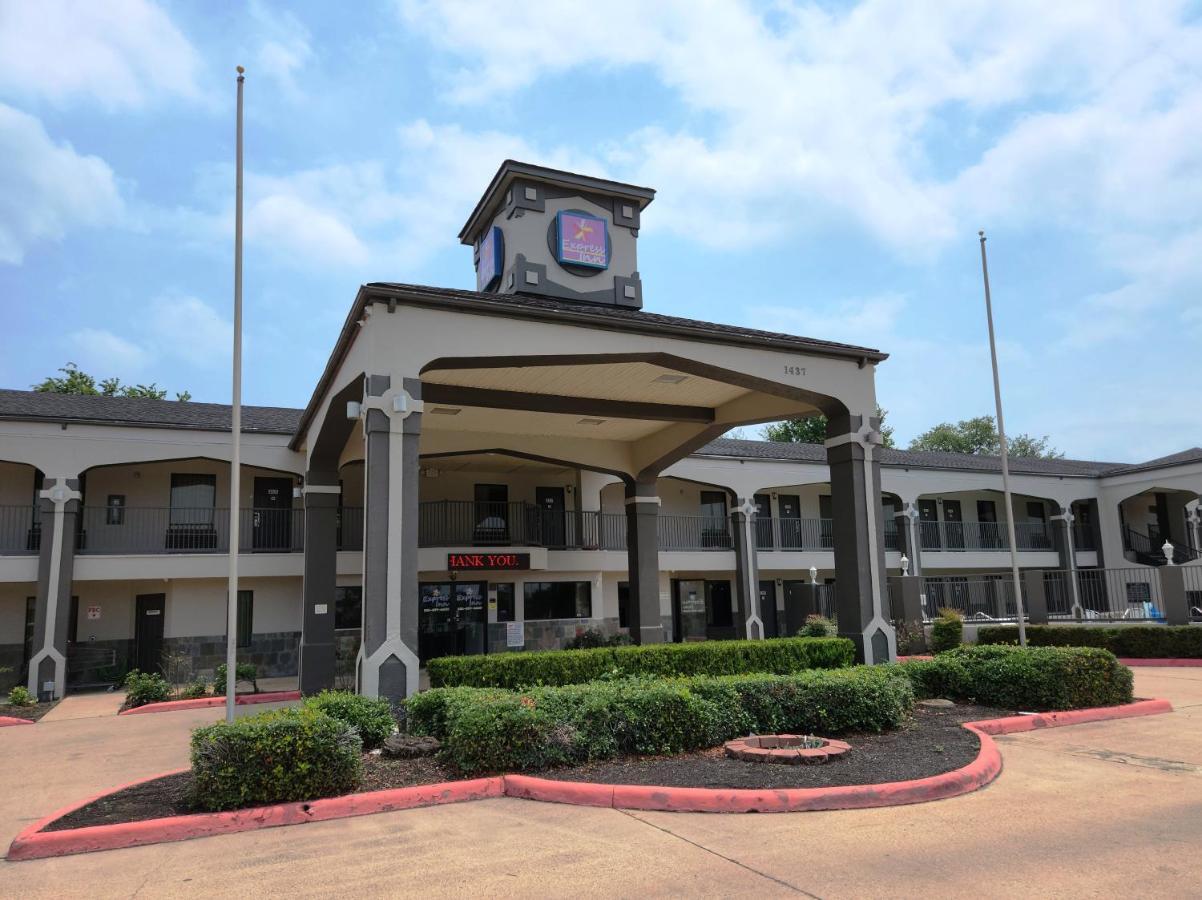 Express Inn Tomball Extérieur photo