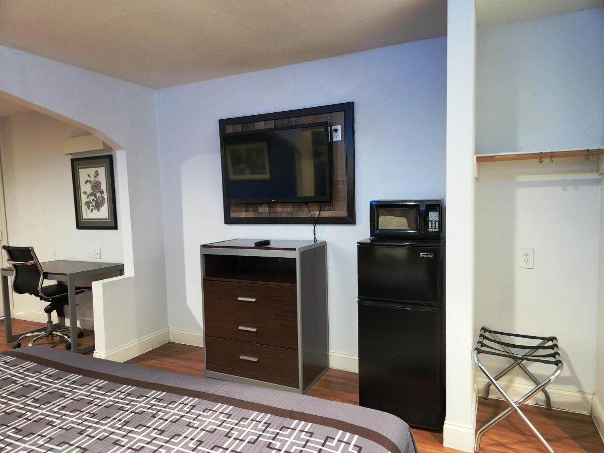 Express Inn Tomball Extérieur photo